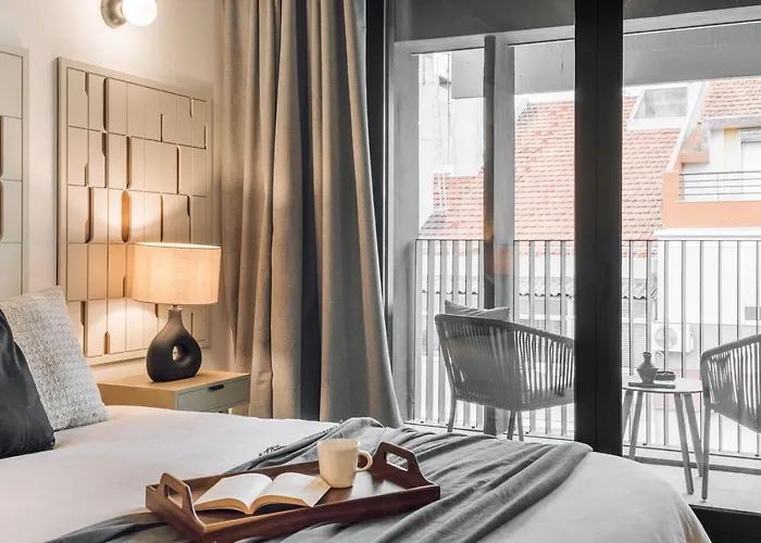 Moledo - 3 Bedrooms And Balcony In Santo Antonio Lisboa