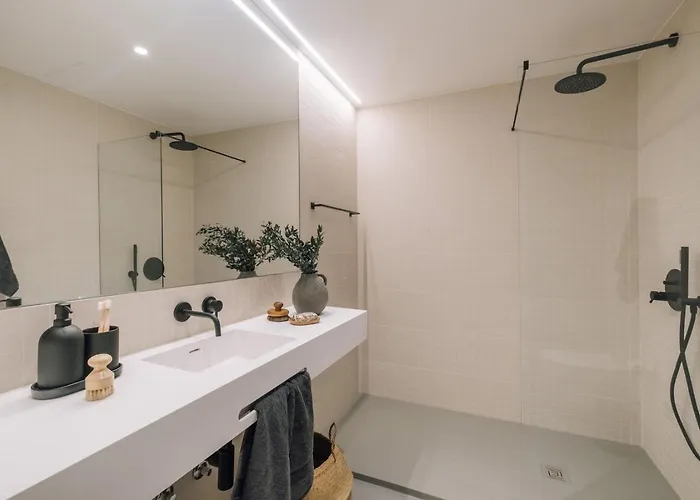 Апартаменти Moledo - 3 Bedrooms And Balcony In Santo Antonio