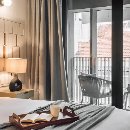 Moledo - 3 Bedrooms And Balcony In Santo Antonio Лиссабон