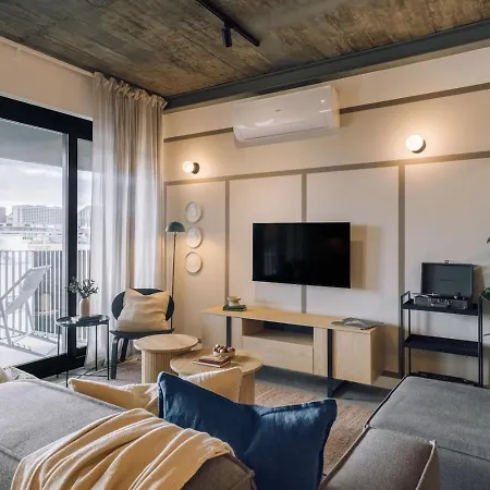 Apartment Moledo - 3 Bedrooms And Balcony In Santo Antonio Lissabon